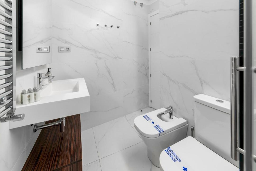 2 Bedrooms 1 Bathroom Furnished - Centro - Equipped & Stylish - Minty Stay Madrid Exterior photo